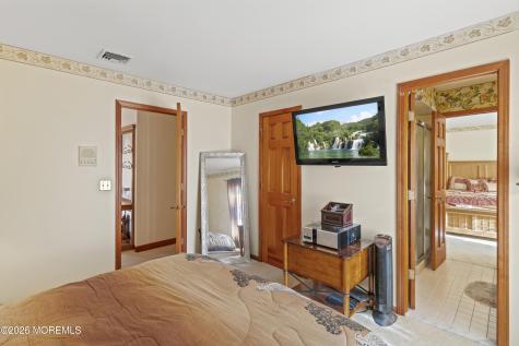 305 Woodview Court Toms River NJ 08755