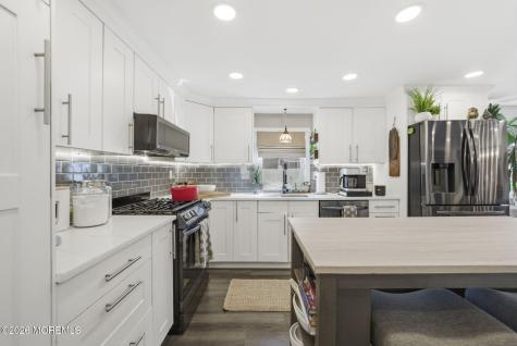 70 Deer Way Manalapan NJ 07726