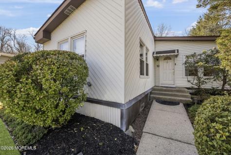 70 Deer Way Manalapan NJ 07726