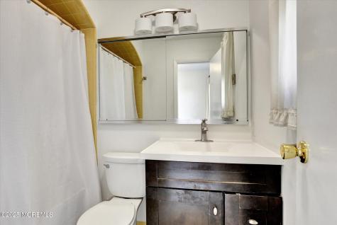 55 Cheshire Square Little Silver NJ 07739
