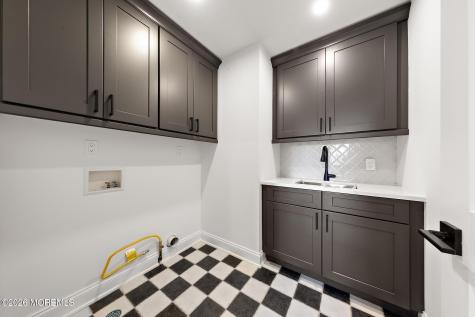 306 Valley Street Middletown NJ 07748