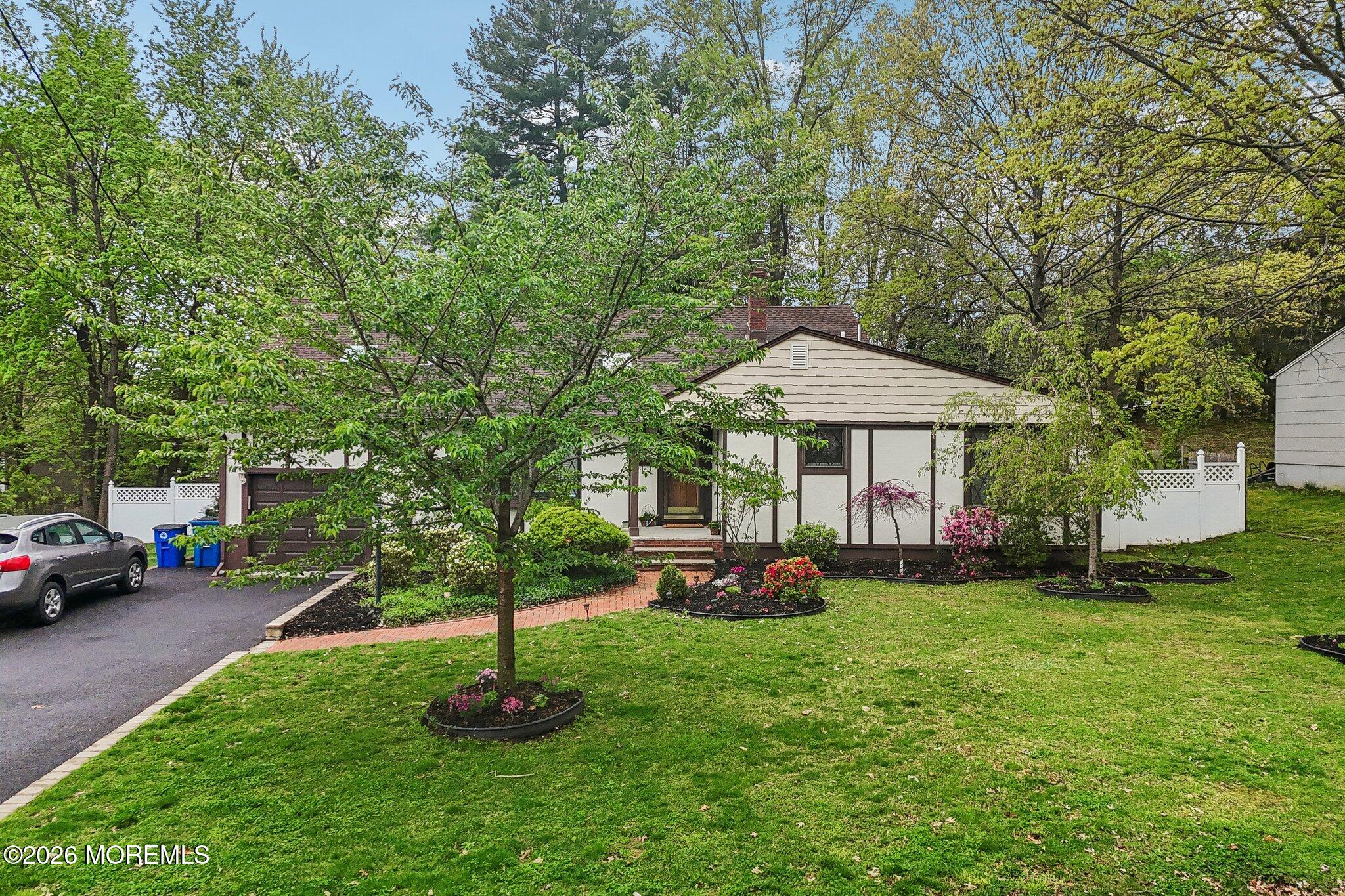 4 Woodland Road Holmdel NJ 07733