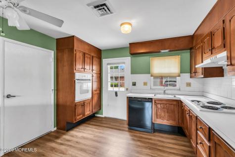 679B New Castle Court Lakewood NJ 08701