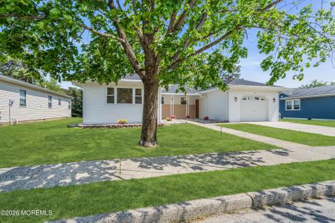11 Tampa Lane Toms River NJ 08757