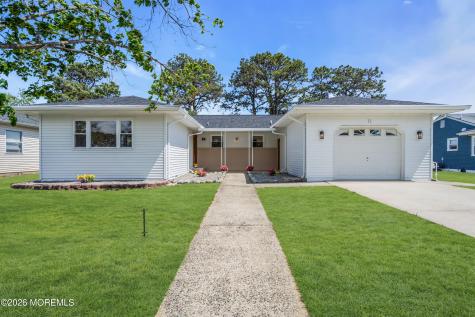 11 Tampa Lane Toms River NJ 08757