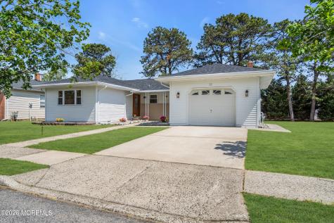 11 Tampa Lane Toms River NJ 08757