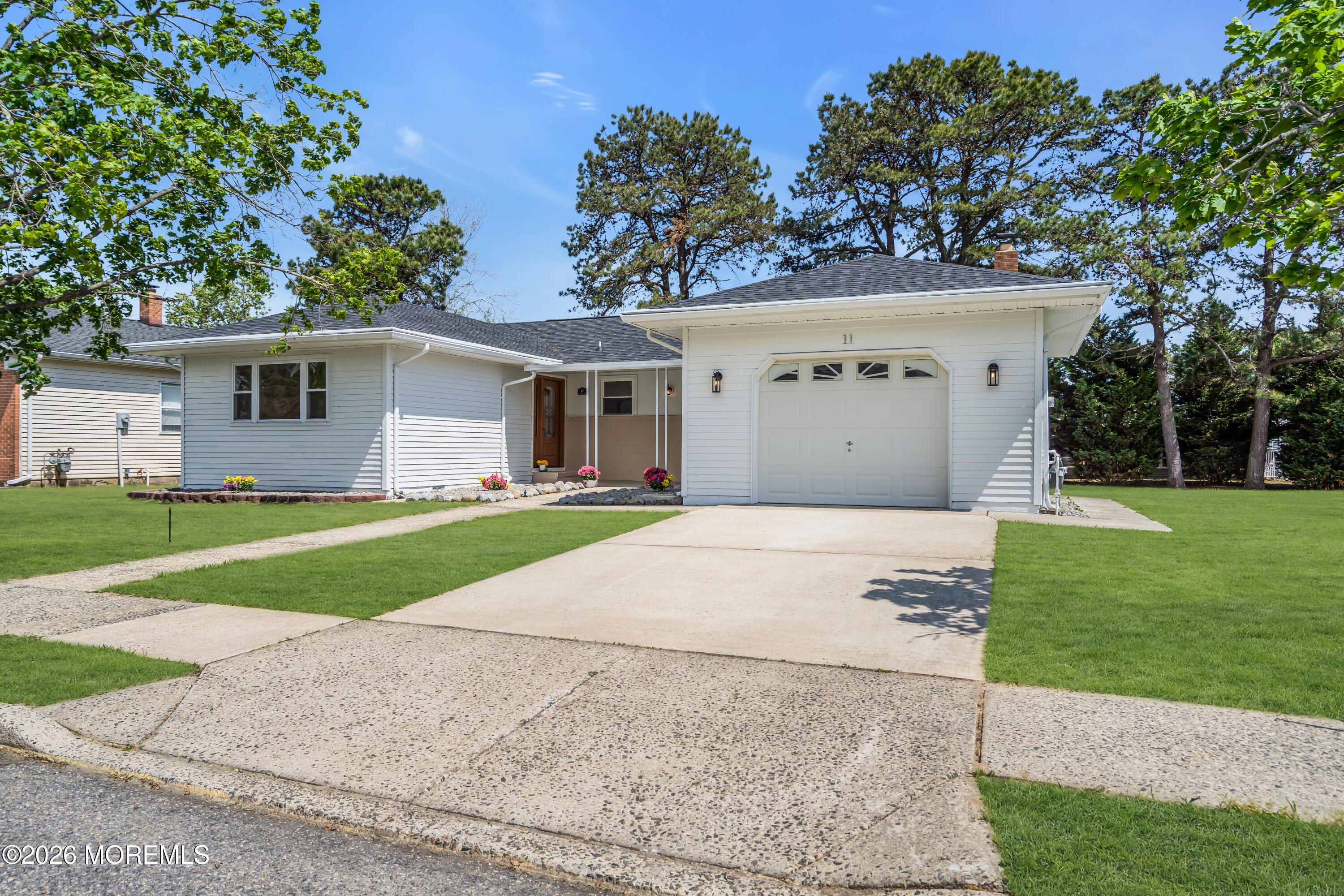 11 Tampa Lane Toms River NJ 08757