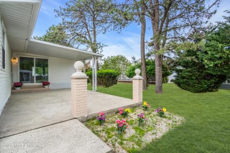 11 Tampa Lane Toms River NJ 08757