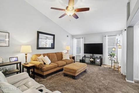 1156B Thornbury Lane Manchester NJ 08759