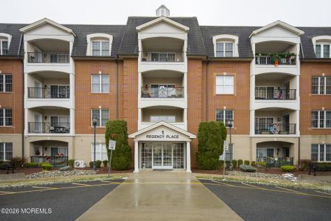 319 Regency Place Woodbridge NJ 07095
