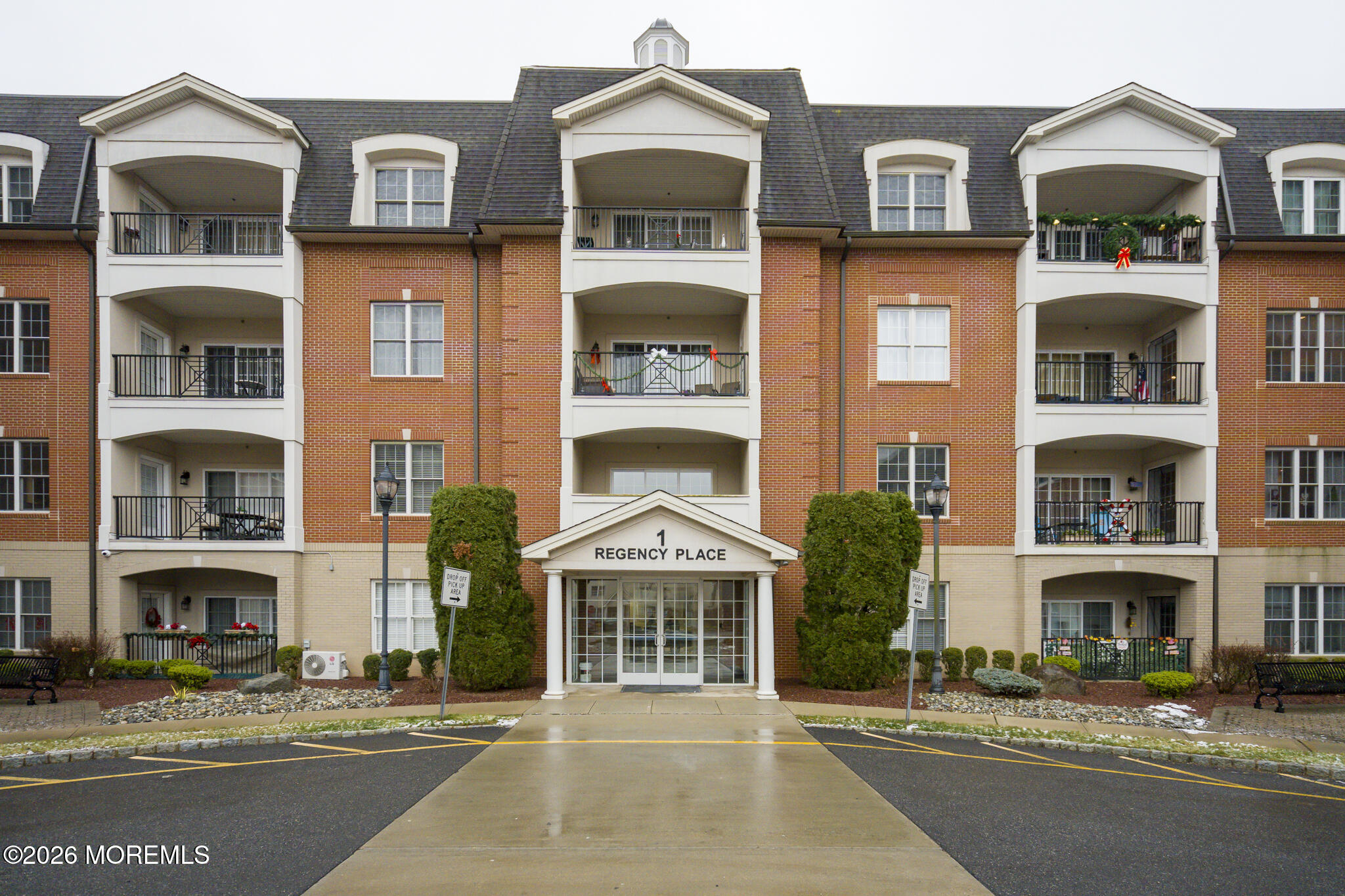 319 Regency Place Woodbridge NJ 07095