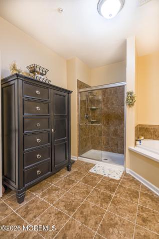 319 Regency Place Woodbridge NJ 07095