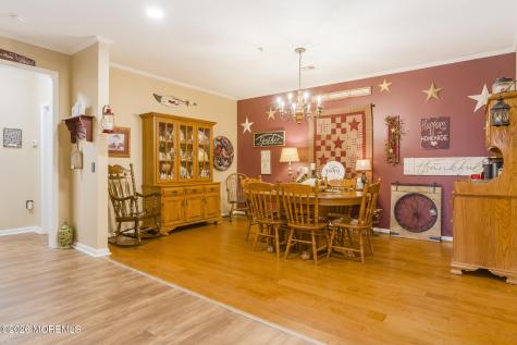 319 Regency Place Woodbridge NJ 07095
