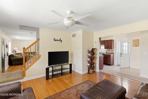 16 Cherry Street Beachwood NJ 08722