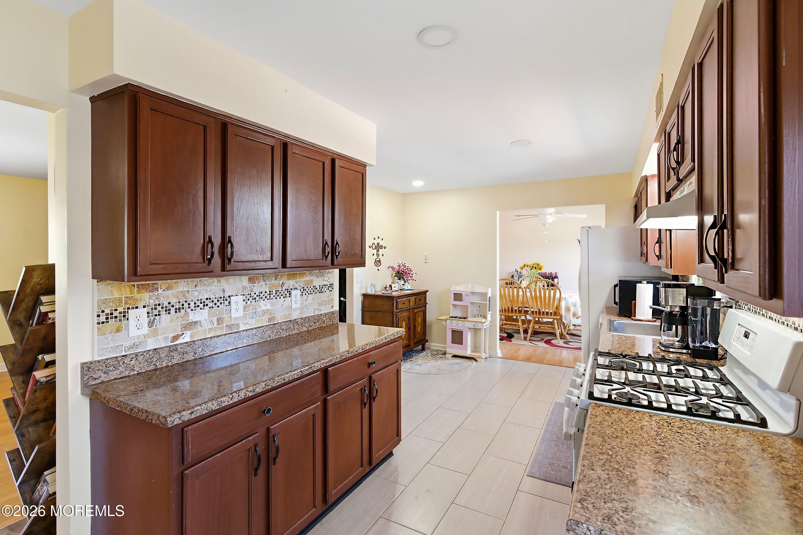 16 Cherry Street Beachwood NJ 08722