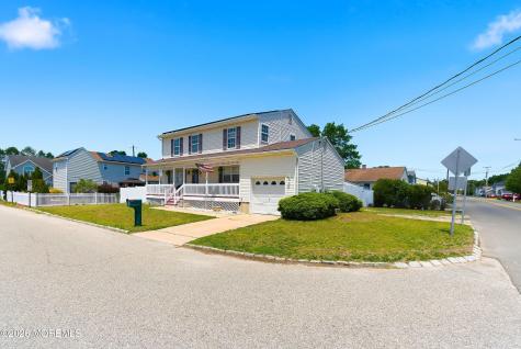16 Cherry Street Beachwood NJ 08722
