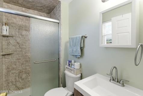 16 Cherry Street Beachwood NJ 08722