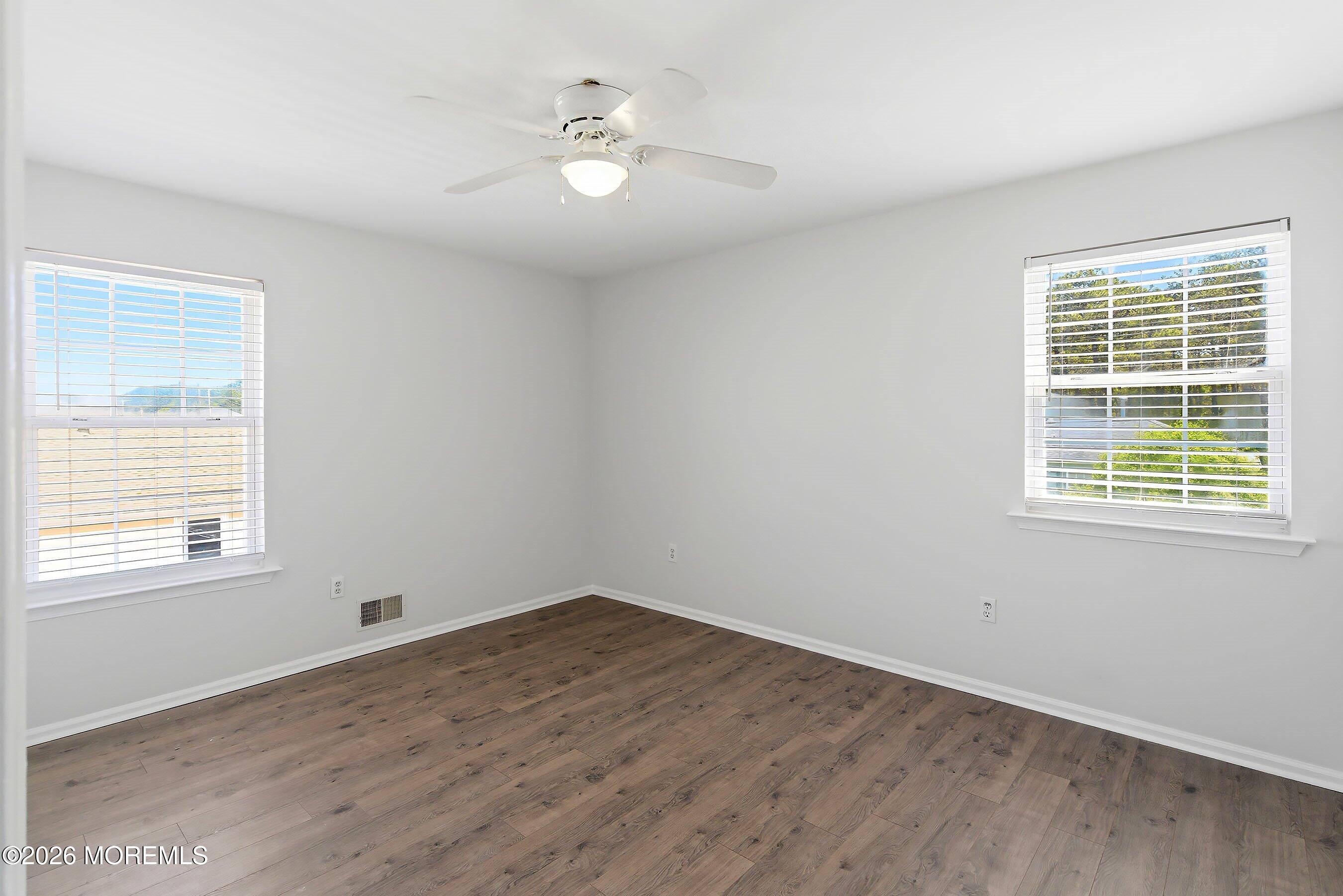 16 Cherry Street Beachwood NJ 08722