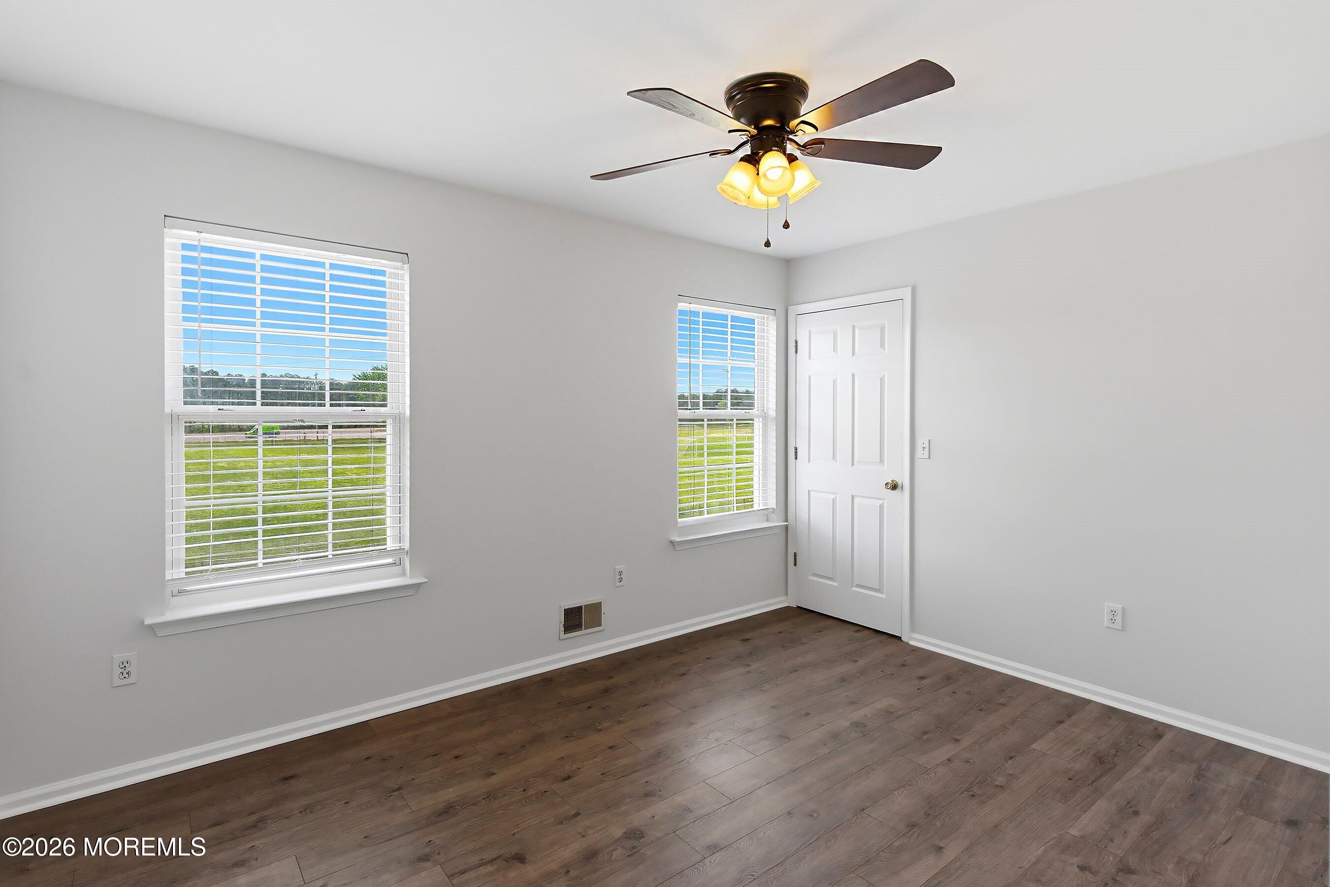 16 Cherry Street Beachwood NJ 08722