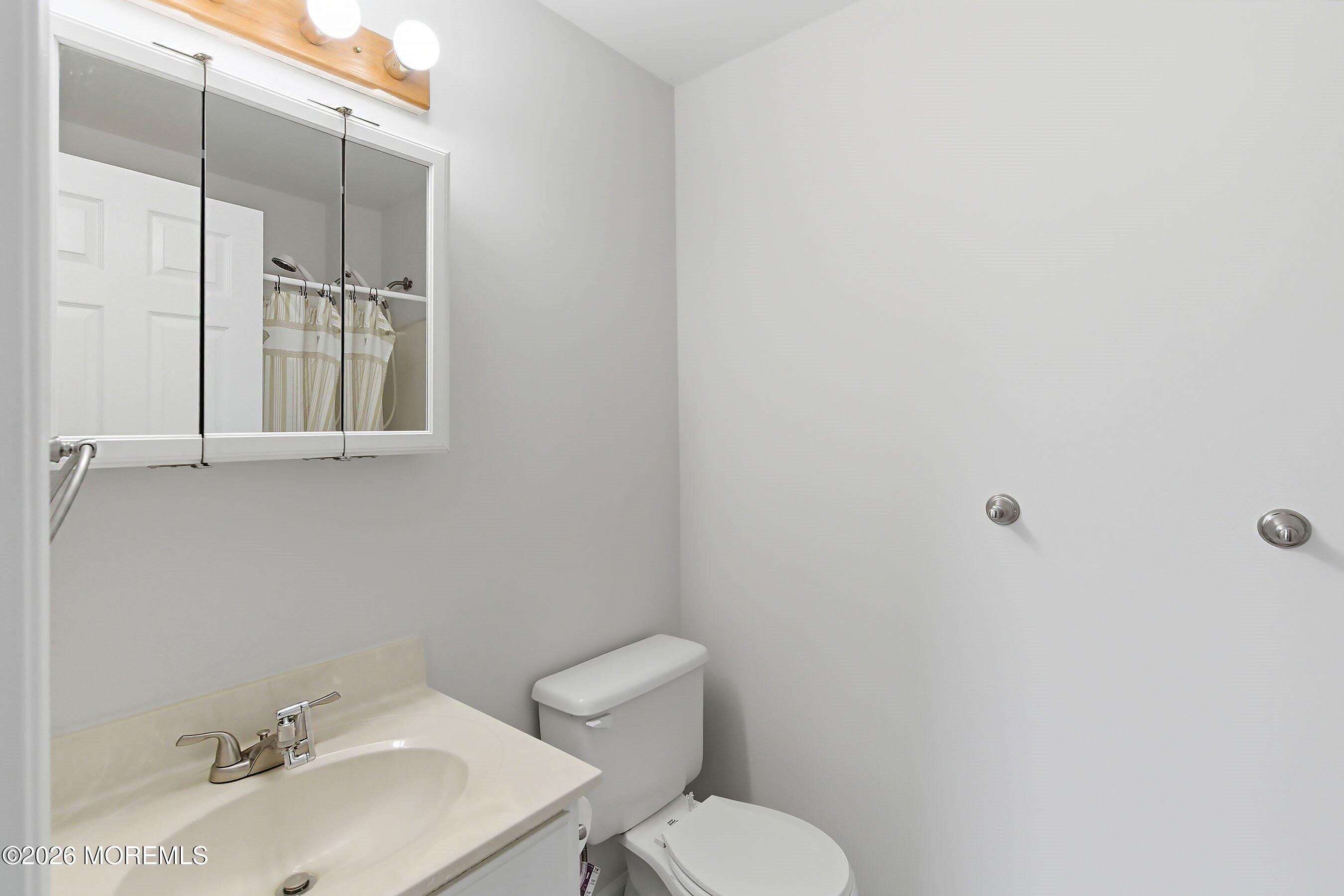 16 Cherry Street Beachwood NJ 08722