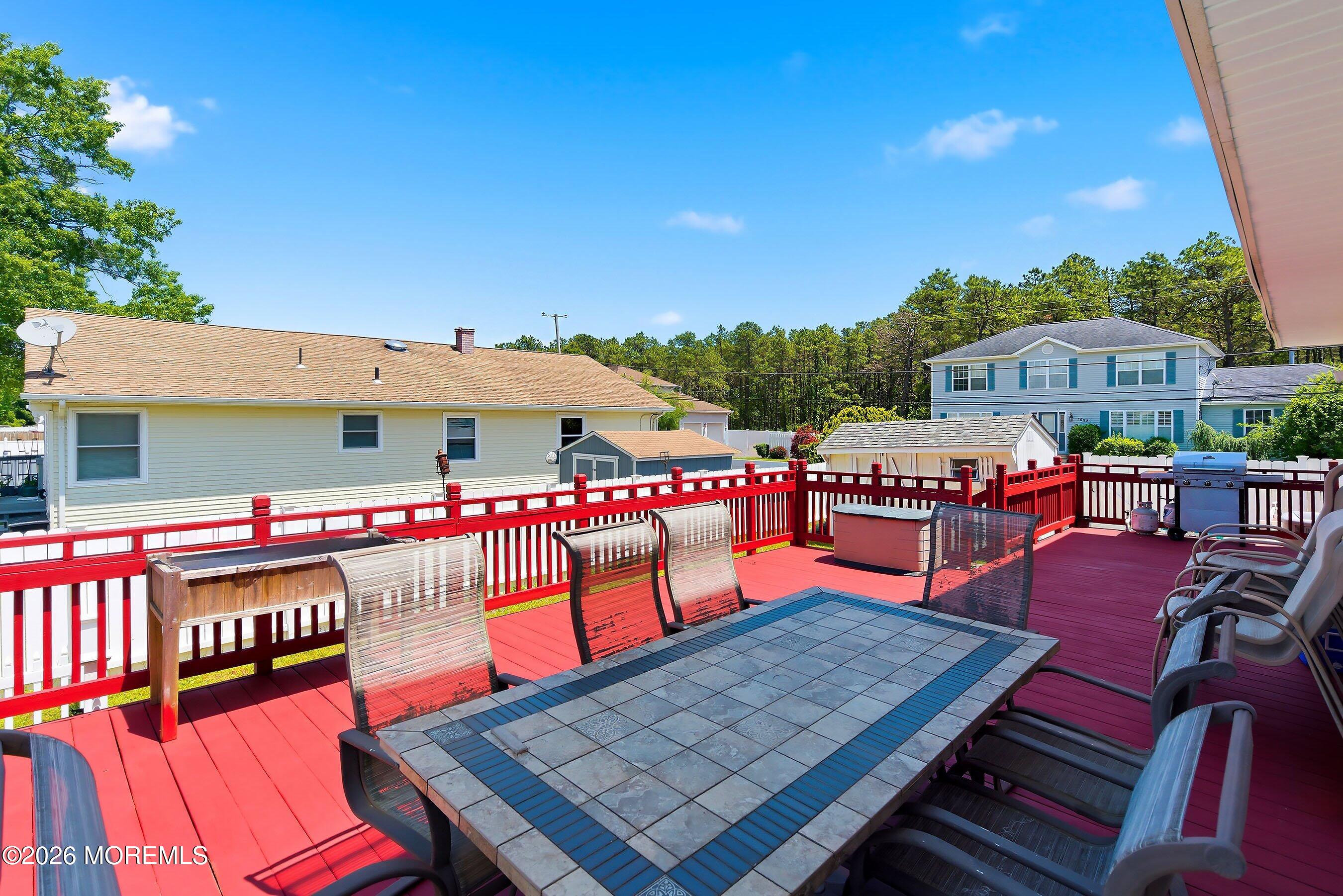 16 Cherry Street Beachwood NJ 08722