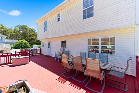16 Cherry Street Beachwood NJ 08722