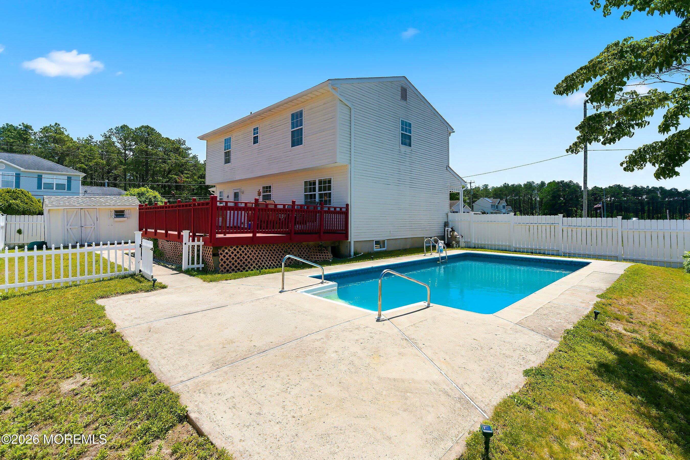 16 Cherry Street Beachwood NJ 08722