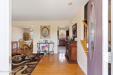 16 Cherry Street Beachwood NJ 08722