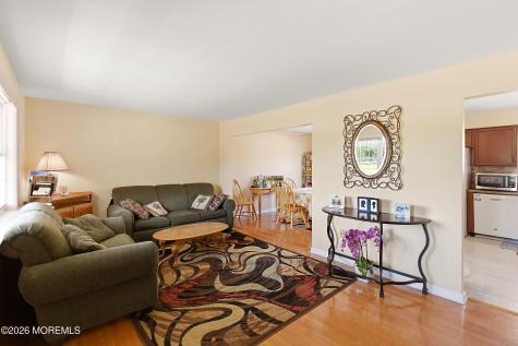 16 Cherry Street Beachwood NJ 08722
