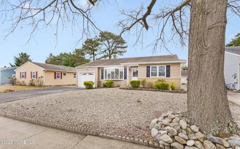 19 Bennington Drive Toms River NJ 08757