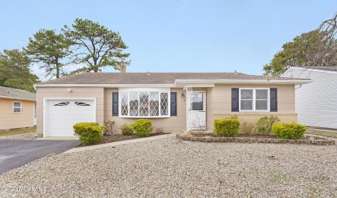 19 Bennington Drive Toms River NJ 08757