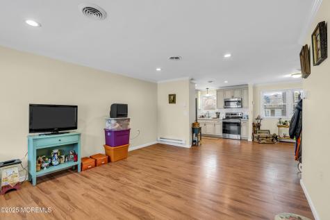 20 Falmouth Avenue Whiting NJ 08759