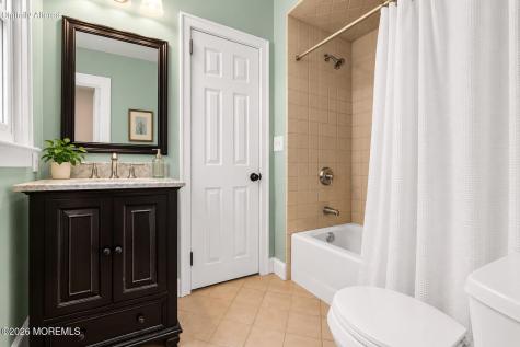 32 Ferndale Road North Caldwell NJ 07006