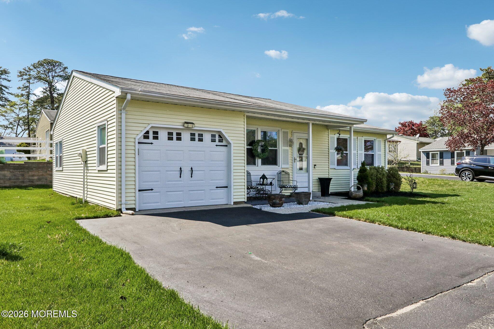 23 Chelsea Drive Whiting NJ 08759