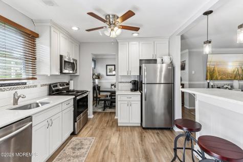 23 Chelsea Drive Whiting NJ 08759