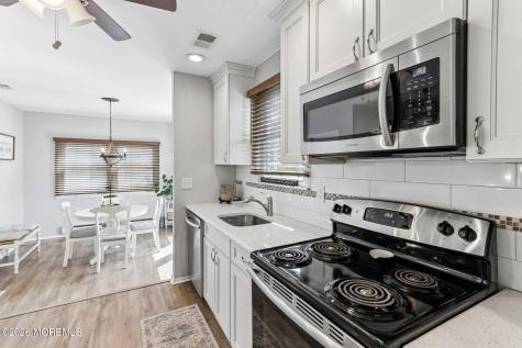 23 Chelsea Drive Whiting NJ 08759