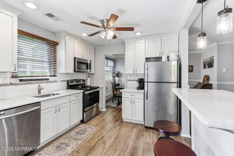 23 Chelsea Drive Whiting NJ 08759