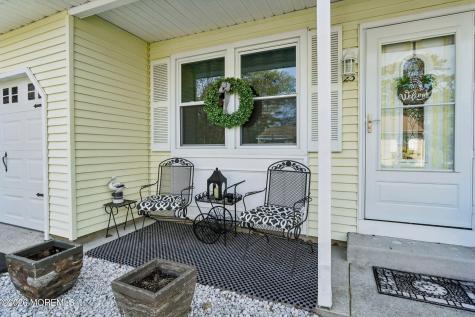 23 Chelsea Drive Whiting NJ 08759