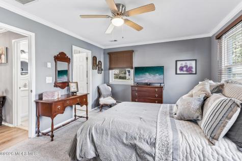 23 Chelsea Drive Whiting NJ 08759