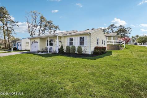 23 Chelsea Drive Whiting NJ 08759