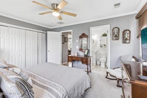 23 Chelsea Drive Whiting NJ 08759