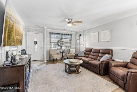 23 Chelsea Drive Whiting NJ 08759