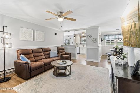 23 Chelsea Drive Whiting NJ 08759
