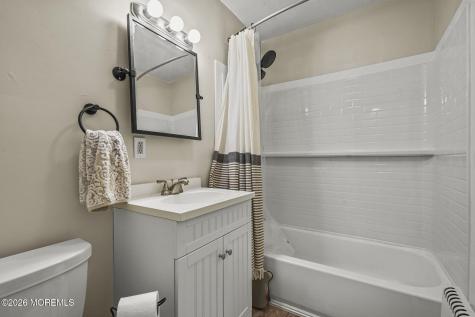 352 Leeward Avenue Beachwood NJ 08722