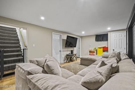 352 Leeward Avenue Beachwood NJ 08722