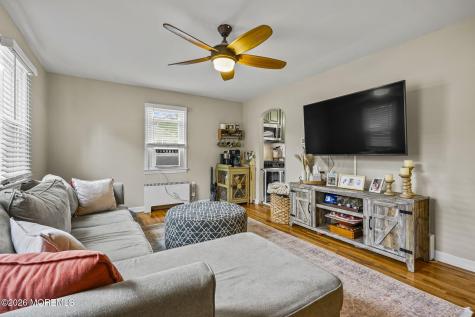 352 Leeward Avenue Beachwood NJ 08722