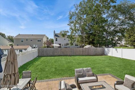 2 Higgins Court Howell NJ 07731