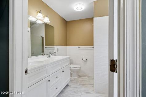 2 Higgins Court Howell NJ 07731