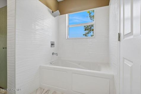 2 Higgins Court Howell NJ 07731