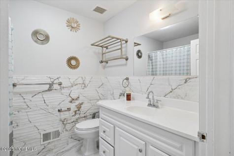 2 Higgins Court Howell NJ 07731